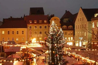 Adventsmarkt Spitalgarten & D&ouml;rnbergpark (Gr&auml;flicher Christkindlmarkt):  in Regensburg ansehen