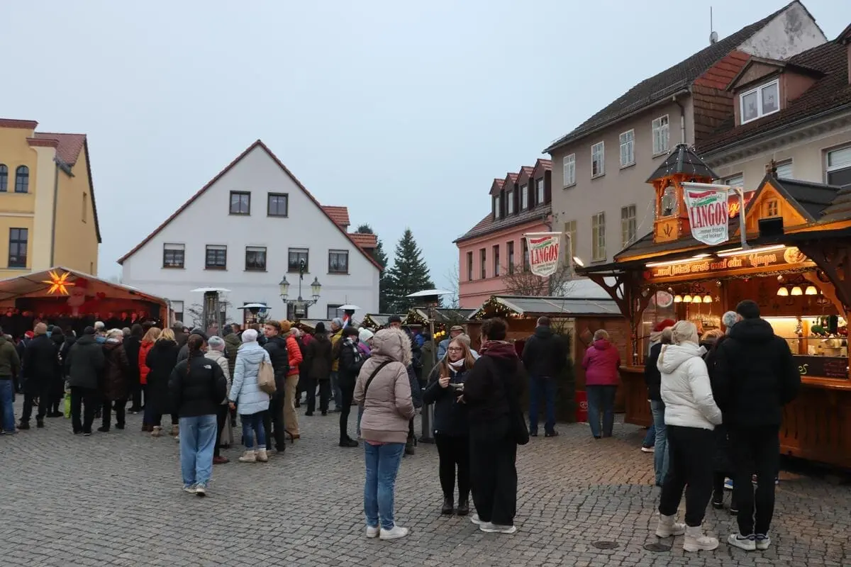 Rothenburger Weihnachtsmarkt in der Oberlausitz in Rothenburg/O.L. ansehen Rothenburger Weihnachtsmarkt in der Oberlausitz in Rothenburg/O.L. ansehen