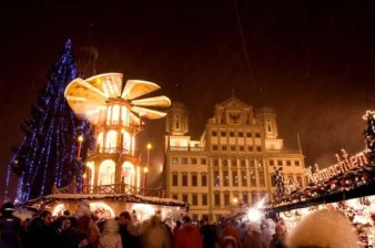 Weihnachtsinsel auf dem Moritzplatz:  in Augsburg ansehen