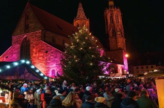 Weihnachtsmarkt am M&uuml;nster Villingen in Villingen-Schwenningen ansehen
