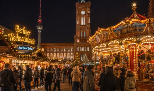 Berliner Weihnachtszeit am Roten Rathaus besuchen Berliner Weihnachtszeit am Roten Rathaus besuchen