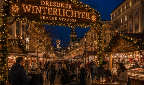 Dresdner Winterlichter (Prager Straße) besuchen Dresdner Winterlichter (Prager Straße) besuchen