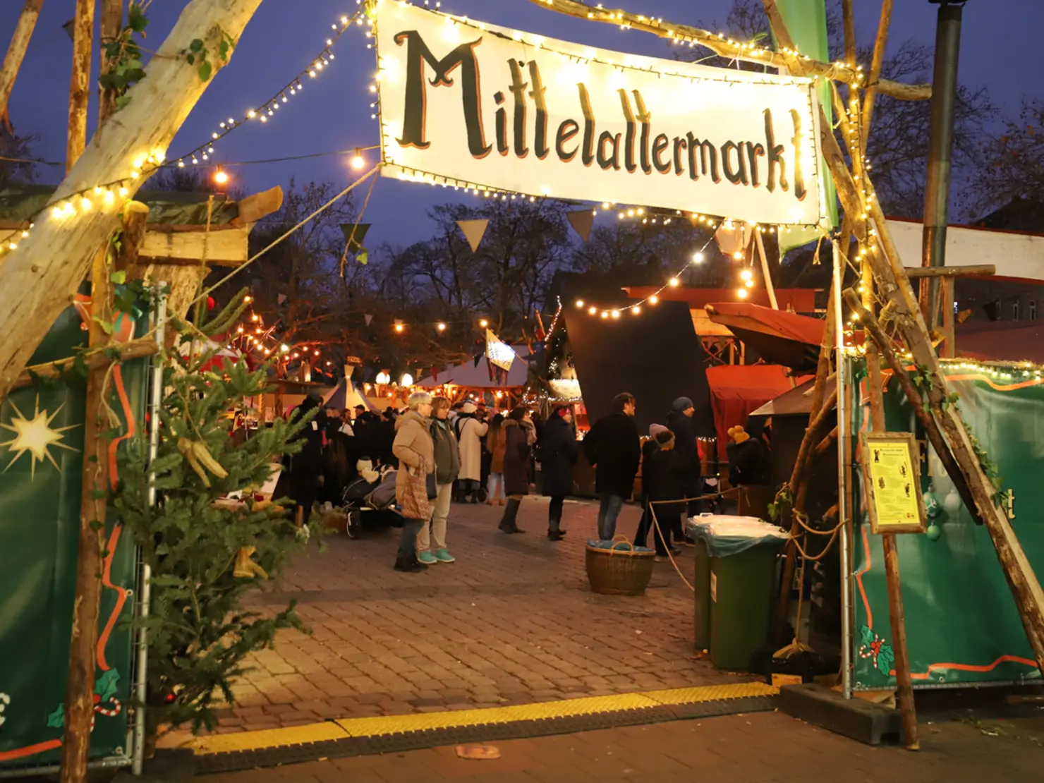Fürther Weihnachtsmarkt & Mittelaltermarkt besuchen