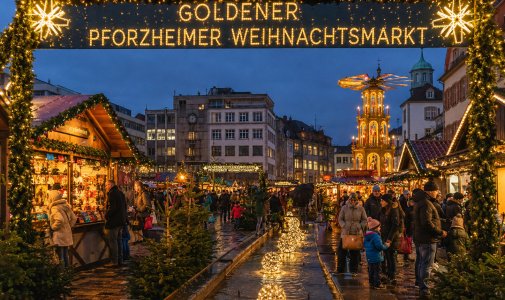 Goldener Pforzheimer Weihnachtsmarkt besuchen Goldener Pforzheimer Weihnachtsmarkt besuchen