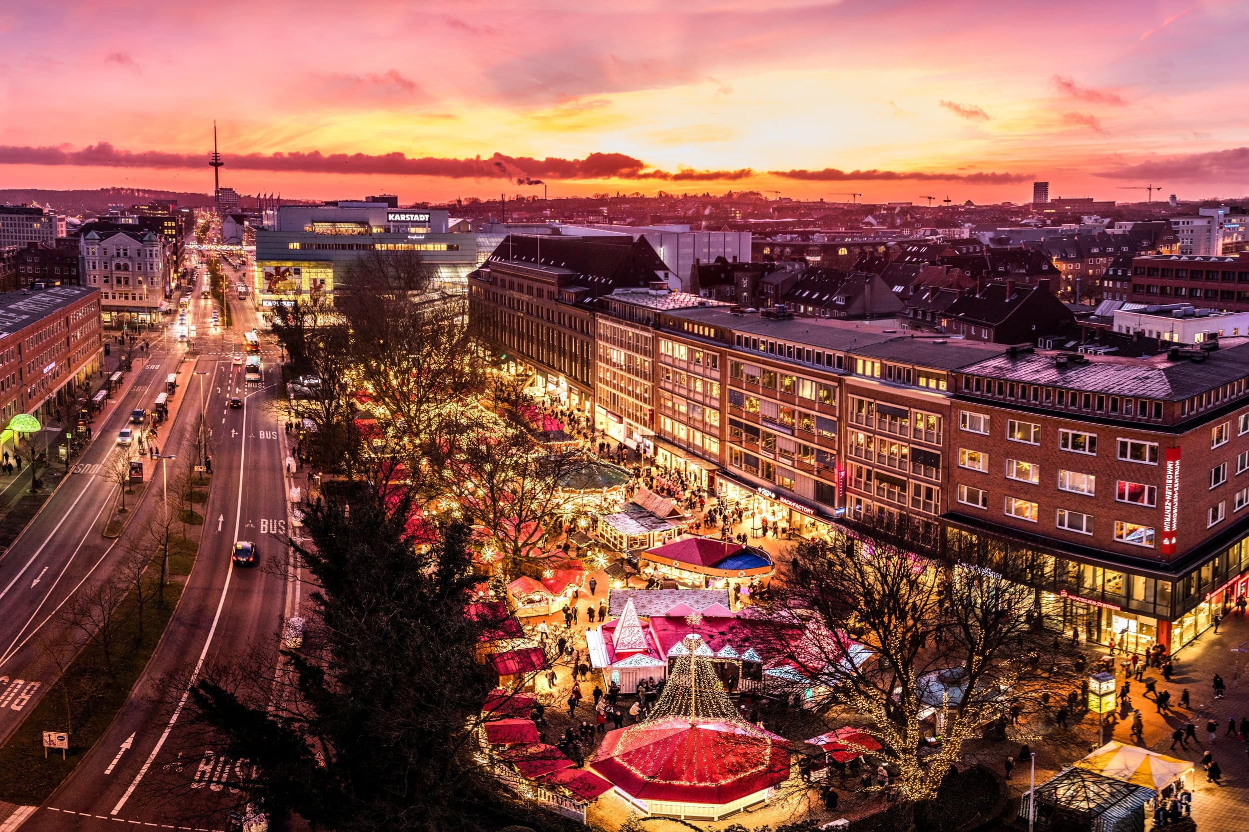 Kieler Weihnachtsmarkt Holstenplatz besuchen