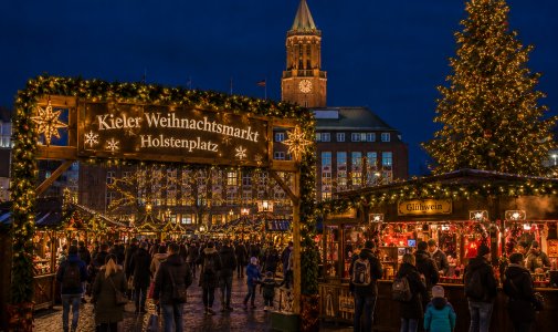 Kieler Weihnachtsmarkt Holstenplatz besuchen Kieler Weihnachtsmarkt Holstenplatz besuchen