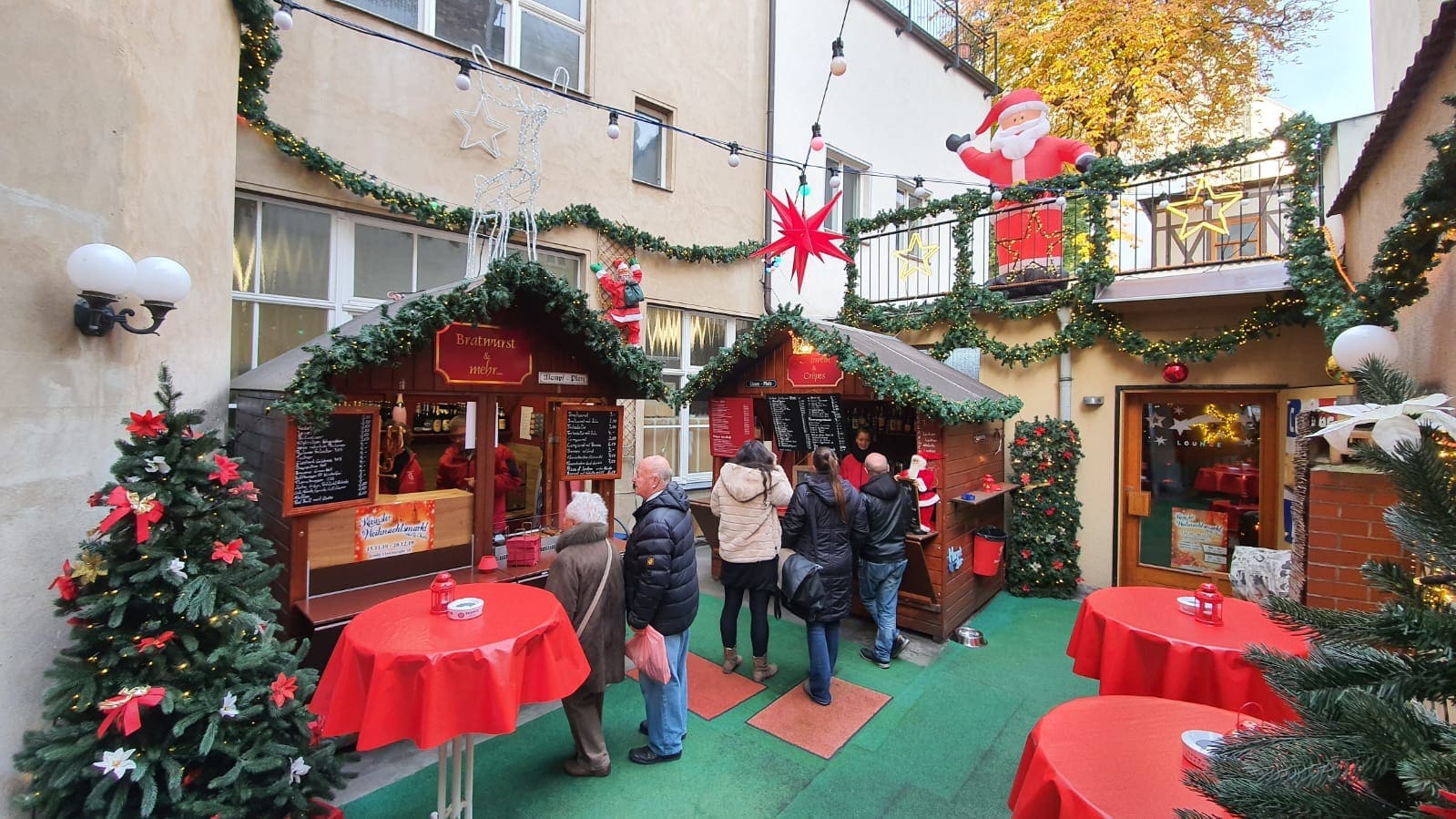 Kleiner Weihnachtsmarkt Große Ulrichstraße besuchen