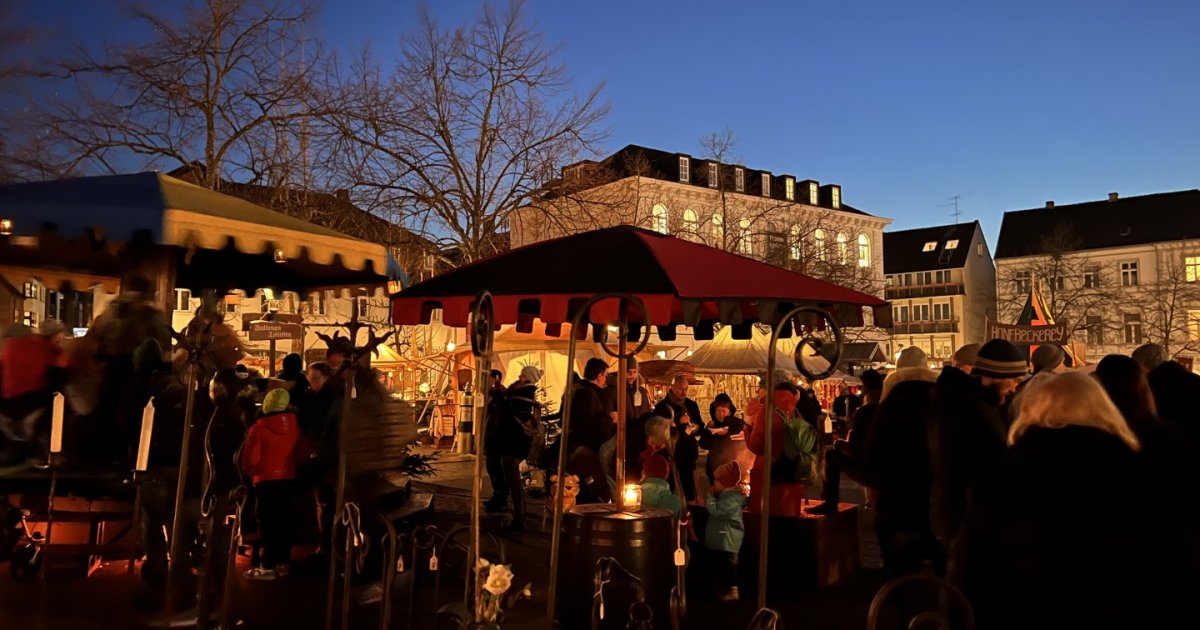 Mittelalterlicher Markt zur Weihnachtszeit besuchen Mittelalterlicher Markt zur Weihnachtszeit besuchen