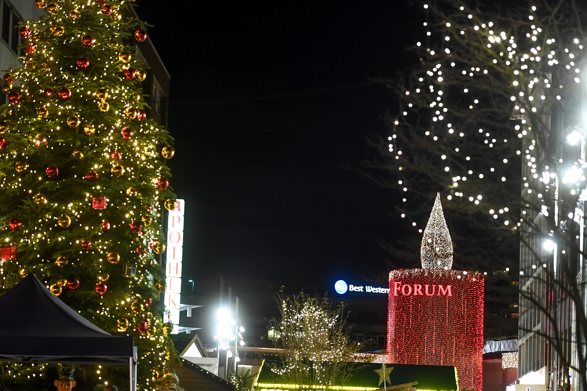 Mülheimer Weihnachtstreff am Forum besuchen